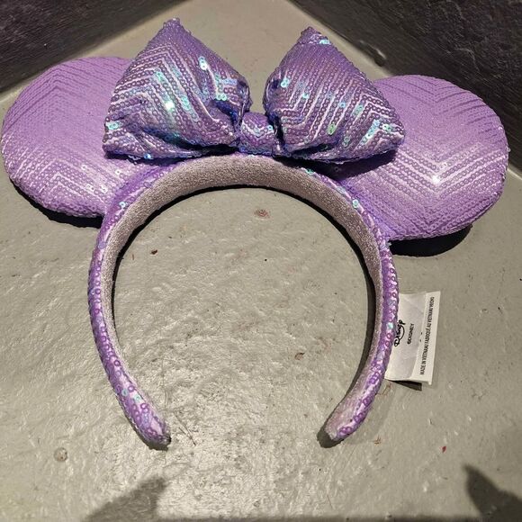 Disney Minnie Mouse Ears Irisdescent Lavender Purple and Sequins Headband - Picture 1 of 6